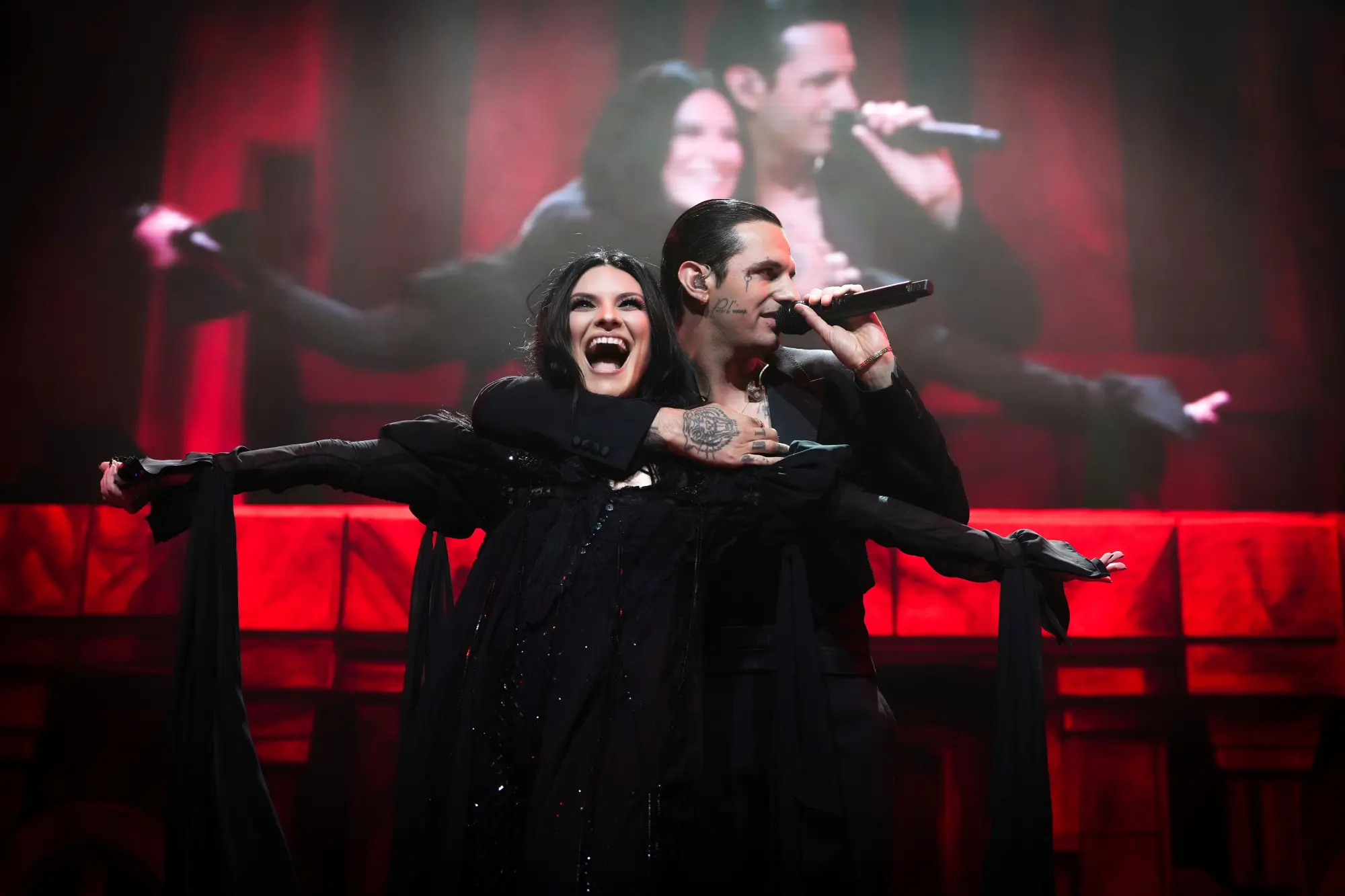 Laura Pausini e Achille Lauro cantano “16 de marzo” live all’Arena Ciudad de México durante il tour 2026